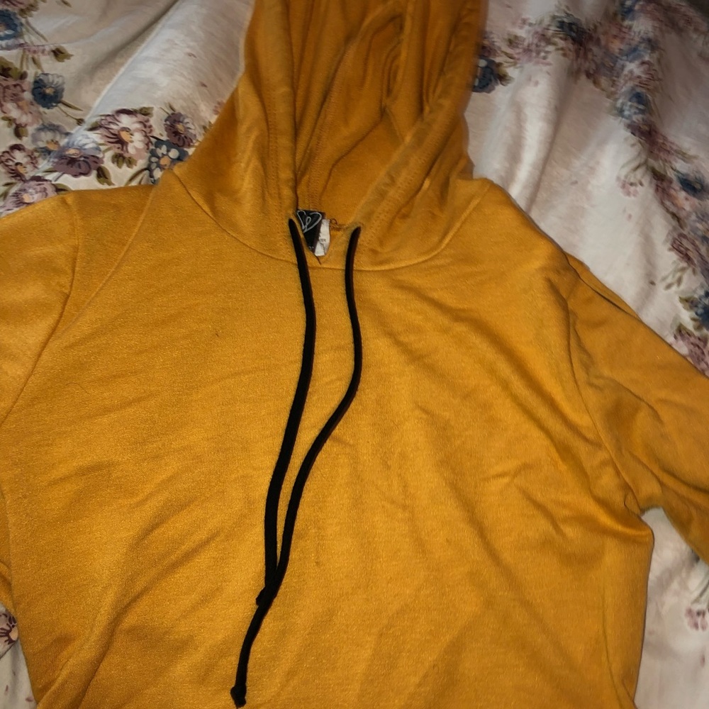 Cropped hoodie